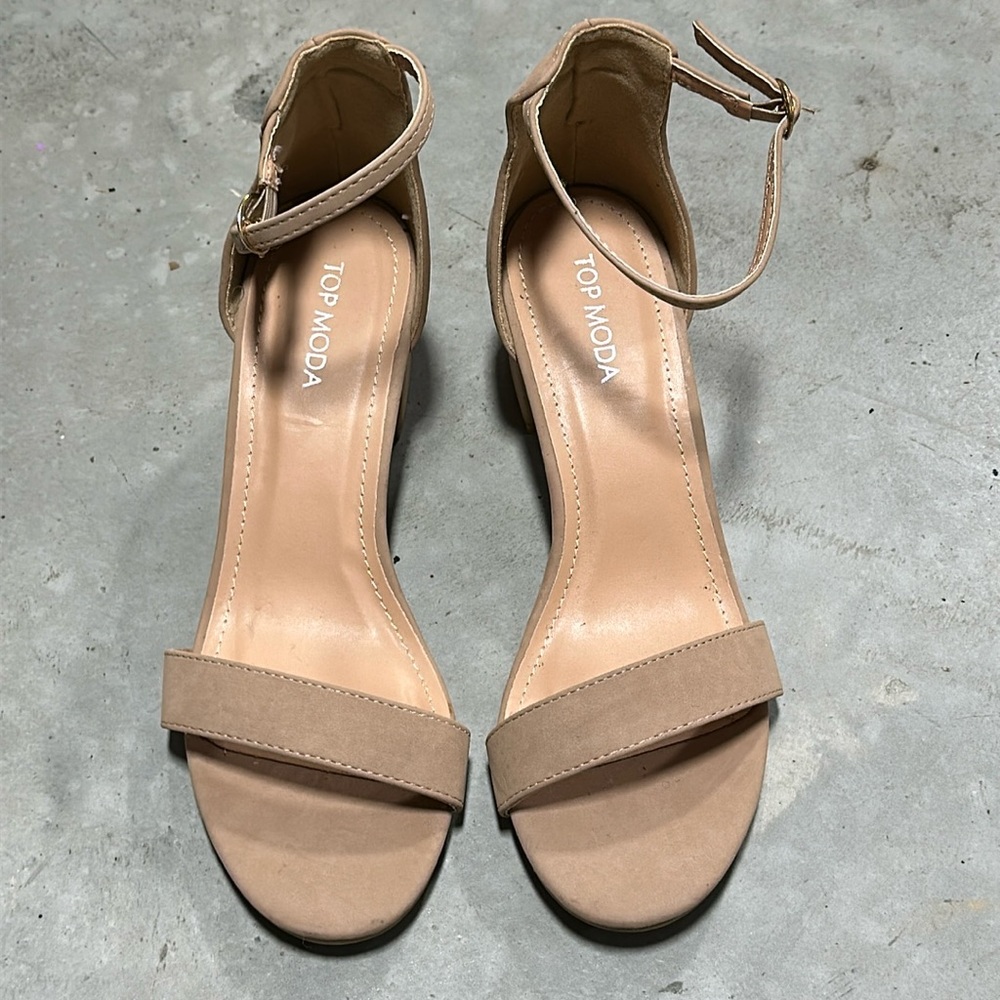 Top Moda‎ Hannah-1 Womens Size 8.5 Tan
3.5 Heel Rear Zip Ankle Strap Sandals